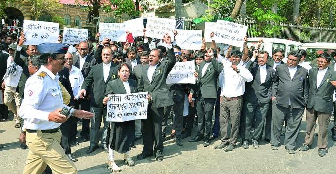 Condemned of action against Surendra Gadling | सुरेंद्र गडलिंग यांच्यावरील कारवाईचा निषेध Condemned of action against Surendra Gadling | सुरेंद्र गडलिंग यांच्यावरील कारवाईचा निषेध