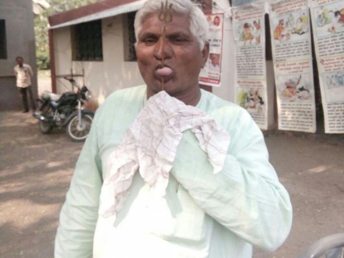 elimination of superstitions from the thrilling demonstration in Malegaon | मालेगावात थरारक प्रात्यक्षिकातून अंधश्रद्धा निर्मुलनाबाबत मार्गदर्शन elimination of superstitions from the thrilling demonstration in Malegaon | मालेगावात थरारक प्रात्यक्षिकातून अंधश्रद्धा निर्मुलनाबाबत मार्गदर्शन