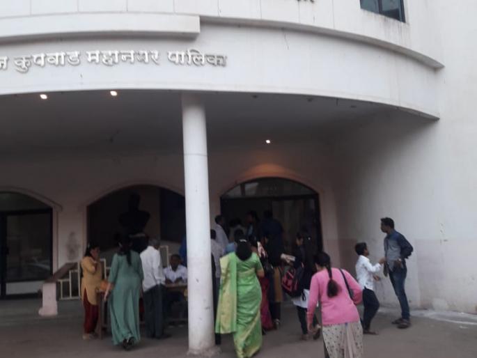 Venue of dramatization in Sangli's Dinanath Natyagrha | नाट्यप्रयोगाची सांगलीच्या दीनानाथ नाट्यगृहात नांदी Venue of dramatization in Sangli's Dinanath Natyagrha | नाट्यप्रयोगाची सांगलीच्या दीनानाथ नाट्यगृहात नांदी