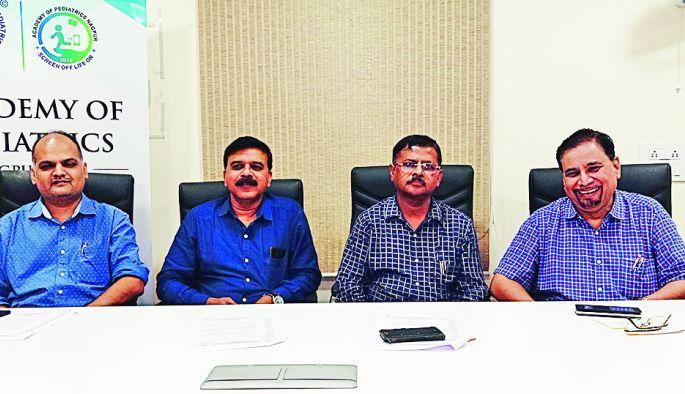 Dengue mortality rate low, but patient increases: Ravindra Bhelonde | डेंग्यूमध्ये मृत्यूदर कमी, पण रुग्णात वाढ : रावींद्र भेलोंडे Dengue mortality rate low, but patient increases: Ravindra Bhelonde | डेंग्यूमध्ये मृत्यूदर कमी, पण रुग्णात वाढ : रावींद्र भेलोंडे