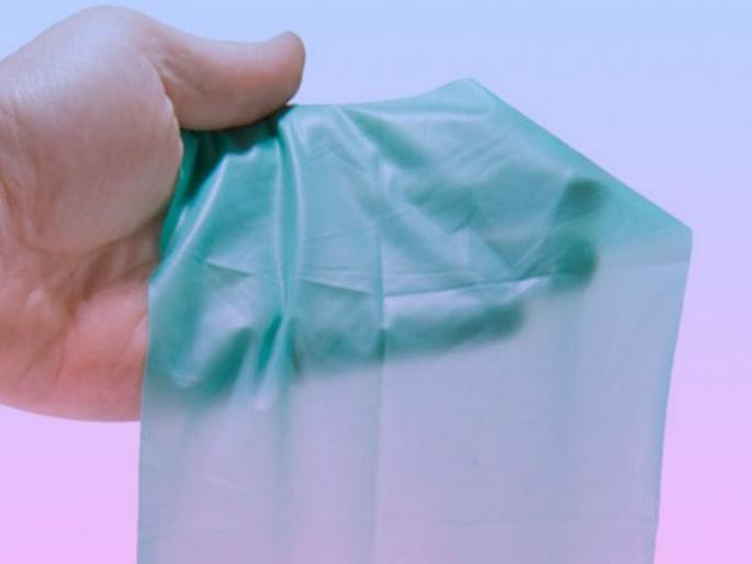 Sex Life : Do you know about dental dam or mouth condoms | लैंगिक जीवन : कंडोमचाच प्रकार असलेल्या डेंटल डॅमबाबत तुम्ही ऐकलंय का?