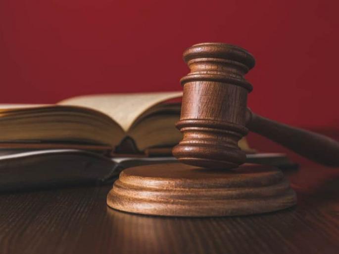 Husband's salary Rs 97,000; still petition against maintenance | ९७ हजार रुपये वेतनाच्या पतीचा दहा हजारांच्या खावटीला विरोध Husband's salary Rs 97,000; still petition against maintenance | ९७ हजार रुपये वेतनाच्या पतीचा दहा हजारांच्या खावटीला विरोध