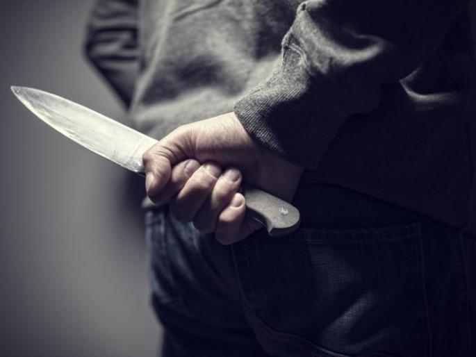 Awful! Earlier, he tied up a chair and slit the throat of a retired female doctor | भीषण! आधी खुर्चीला बांधले आणि गळा चिरून केली निवृत्त महिला डॉक्टरची निर्घृण हत्या Awful! Earlier, he tied up a chair and slit the throat of a retired female doctor | भीषण! आधी खुर्चीला बांधले आणि गळा चिरून केली निवृत्त महिला डॉक्टरची निर्घृण हत्या