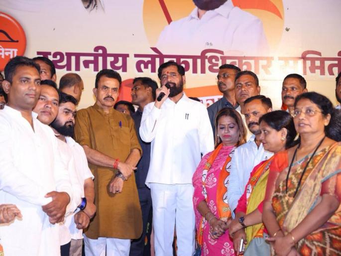 deputy cm eknath shinde setback to congress ncp sp group and thackeray group many office bearers and party worker join shiv sena | एकनाथ शिंदेंचा एकाचवेळी काँग्रेस, शरद पवार गटाला धक्का; पदाधिकारी, कार्यकर्ते शिवसेनेत deputy cm eknath shinde setback to congress ncp sp group and thackeray group many office bearers and party worker join shiv sena | एकनाथ शिंदेंचा एकाचवेळी काँग्रेस, शरद पवार गटाला धक्का; पदाधिकारी, कार्यकर्ते शिवसेनेत