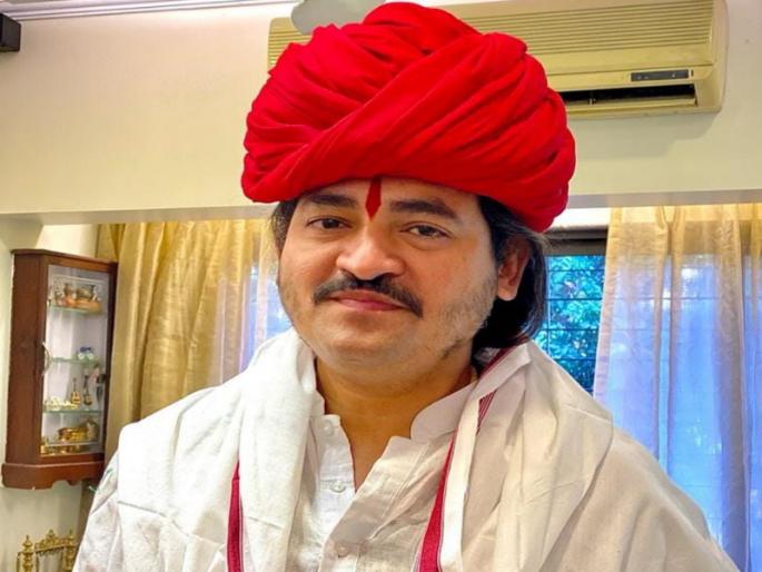 Beating the farmer for naming the land Hindu Rashtra Sena president Dhananjay Desai arrested | जमीन नावावर करण्यासाठी शेतक-याला मारहाण; हिंदूराष्ट्र सेनेचा अध्यक्ष धनंजय देसाईला अटक Beating the farmer for naming the land Hindu Rashtra Sena president Dhananjay Desai arrested | जमीन नावावर करण्यासाठी शेतक-याला मारहाण; हिंदूराष्ट्र सेनेचा अध्यक्ष धनंजय देसाईला अटक