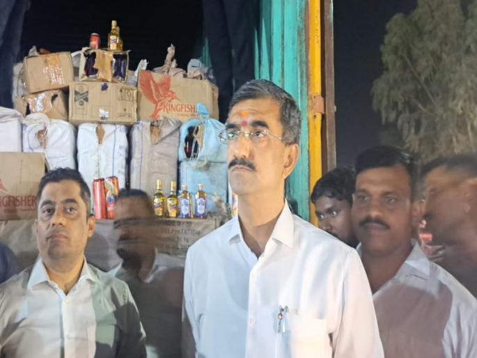 Fake liquor worth 85 lakhs seized at Khed Shivapur toll booth! Proceedings in the presence of Shambhu Raje Desai | खेड शिवापुर टोलनाक्यावर 85 लाखांची बनावट दारू जप्त! शंभूराजे देसाईंच्या उपस्थितीत मोठी कारवाई Fake liquor worth 85 lakhs seized at Khed Shivapur toll booth! Proceedings in the presence of Shambhu Raje Desai | खेड शिवापुर टोलनाक्यावर 85 लाखांची बनावट दारू जप्त! शंभूराजे देसाईंच्या उपस्थितीत मोठी कारवाई