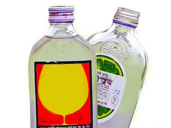 Stock of desi liquor hidden in toilet at Nagpur, 200 liters of liquor seized | चक्क शौचालयात गावठी दारुचा साठा, गुढीपाडव्याच्या तोंडावर २०० लीटर दारू जप्त Stock of desi liquor hidden in toilet at Nagpur, 200 liters of liquor seized | चक्क शौचालयात गावठी दारुचा साठा, गुढीपाडव्याच्या तोंडावर २०० लीटर दारू जप्त