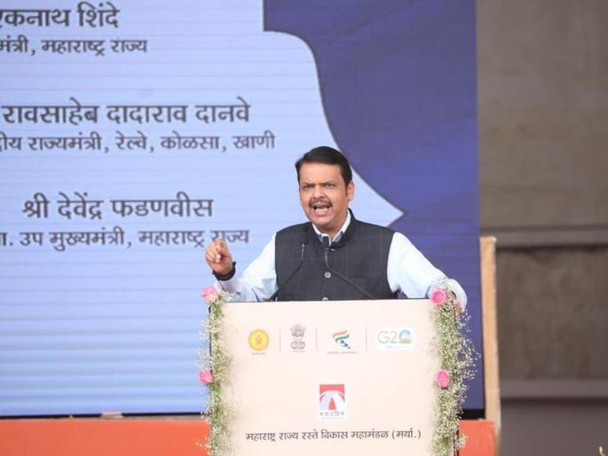 Samruddhi Mahamarg: 'Leaders used to go to villages to tell them not to give land, yet...'; Devendra Fadnavis directly attacked Matoshree Uddhav Thackeray | Samruddhi Mahamarg: 'जमीन देऊ नका सांगायला 'नेते' गावात जायचे, तरीही...'; समृद्धीच्या व्यासपीठावरून फडणवीसांचा थेट मातोश्रीवर घणाघात Samruddhi Mahamarg: 'Leaders used to go to villages to tell them not to give land, yet...'; Devendra Fadnavis directly attacked Matoshree Uddhav Thackeray | Samruddhi Mahamarg: 'जमीन देऊ नका सांगायला 'नेते' गावात जायचे, तरीही...'; समृद्धीच्या व्यासपीठावरून फडणवीसांचा थेट मातोश्रीवर घणाघात