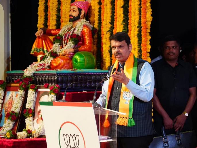 Devendra Fadanvis : If you say, i will leave the post, even leave the house for a year; Fadnavis' appeal to the party workers | Devendra Fadanvis : तुम्ही म्हणाल तर पद सोडतो, वर्षभरासाठी घरही सोडतो; फडणवीसांचे कार्यकर्त्यांना 'हे' आवाहन... Devendra Fadanvis : If you say, i will leave the post, even leave the house for a year; Fadnavis' appeal to the party workers | Devendra Fadanvis : तुम्ही म्हणाल तर पद सोडतो, वर्षभरासाठी घरही सोडतो; फडणवीसांचे कार्यकर्त्यांना 'हे' आवाहन...
