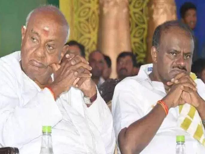 two arrested for criticized HD Kumaraswamy and HD Deve Gowda | कुमारस्वामी आणि देवेगौडांवर आक्षेपार्ह शब्दात टीका केल्याने दोघांना अटक two arrested for criticized HD Kumaraswamy and HD Deve Gowda | कुमारस्वामी आणि देवेगौडांवर आक्षेपार्ह शब्दात टीका केल्याने दोघांना अटक