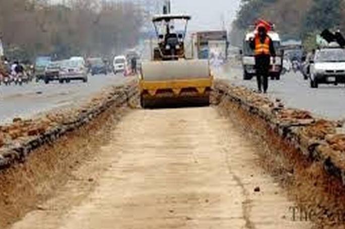 Akola: 'Break' for 110 crore development works! | अकोला : ११० कोटींच्या विकास कामांना ‘ब्रेक’! Akola: 'Break' for 110 crore development works! | अकोला : ११० कोटींच्या विकास कामांना ‘ब्रेक’!