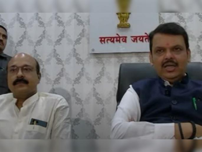 Devendra Fadnavis Slams Prakash Ambedkar Over his statement | "आंबेडकरांची स्क्रीप्ट कोण लिहितं ते आधी पाहा"; देवेंद्र फडणवीस यांचा टोला Devendra Fadnavis Slams Prakash Ambedkar Over his statement | "आंबेडकरांची स्क्रीप्ट कोण लिहितं ते आधी पाहा"; देवेंद्र फडणवीस यांचा टोला