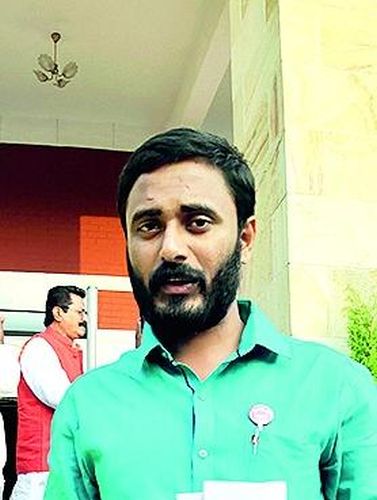 If Satbara is not going to be blank, I will consider the relationship with Maha Aghadi: Devendra Bhuyar | सातबारा कोरा होणार नसेल तर महाआघाडीशी संबंधाचा विचार करू : देवेंद्र भुयार If Satbara is not going to be blank, I will consider the relationship with Maha Aghadi: Devendra Bhuyar | सातबारा कोरा होणार नसेल तर महाआघाडीशी संबंधाचा विचार करू : देवेंद्र भुयार