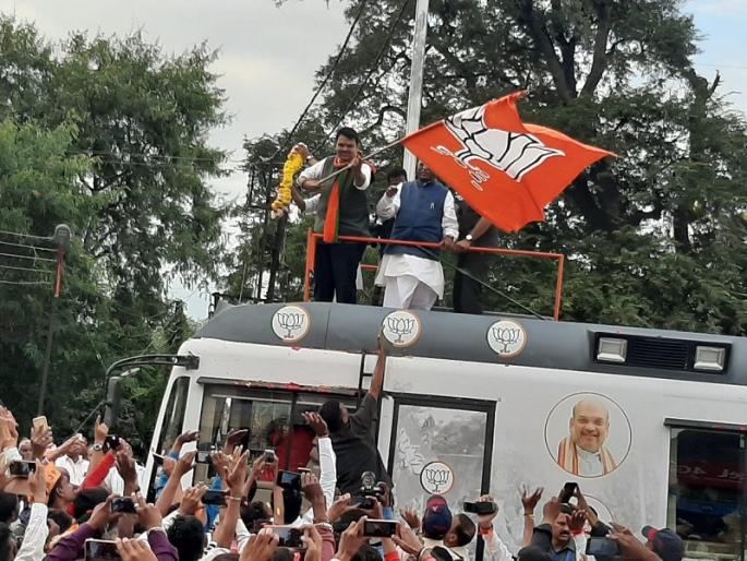 BJP over take in Shiv Sena stronghold region in Aurangabad on Mahajanadesh Yatra | महाजनादेश यात्रेच्यानिमित्ताने शिवसेनेच्या गडात भाजपचा धुरळा BJP over take in Shiv Sena stronghold region in Aurangabad on Mahajanadesh Yatra | महाजनादेश यात्रेच्यानिमित्ताने शिवसेनेच्या गडात भाजपचा धुरळा