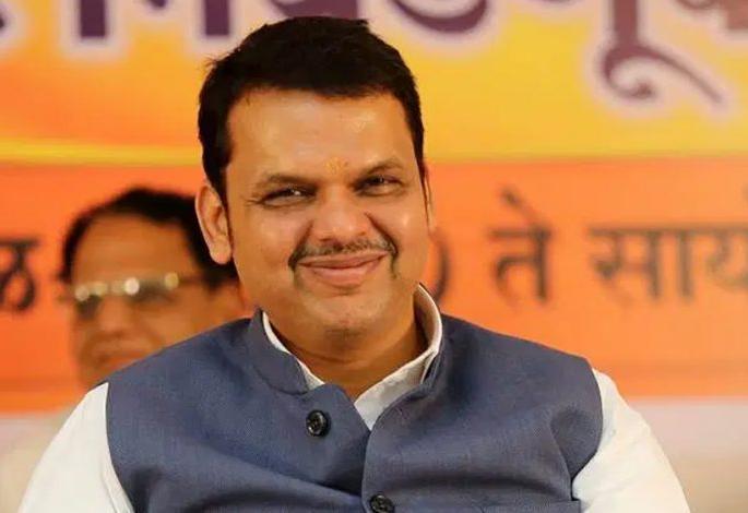 NCP and Shiv Sena set up huge fake accounts for trolling, devendra fadanvis | 'ट्रोलिंगसाठी राष्ट्रवादी अन् शिवसेनेनं प्रचंड फेक अकाऊंट तयार केलेत' NCP and Shiv Sena set up huge fake accounts for trolling, devendra fadanvis | 'ट्रोलिंगसाठी राष्ट्रवादी अन् शिवसेनेनं प्रचंड फेक अकाऊंट तयार केलेत'