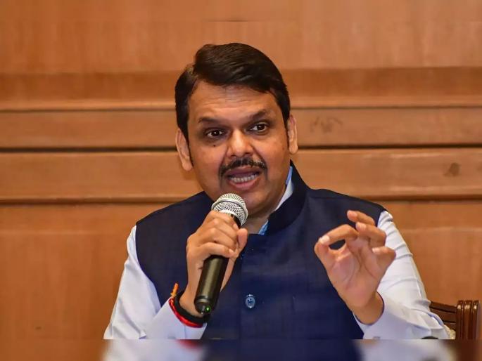 "The Chief Minister has the right to appoint PAs and OSDs of ministers," Fadnavis reprimanded Kokate. | "फिक्सर नेमू देणार नाही मुख्यमंत्री देवेंद्र फडणवीस यांची मंत्र्यांना तंबी" "The Chief Minister has the right to appoint PAs and OSDs of ministers," Fadnavis reprimanded Kokate. | "फिक्सर नेमू देणार नाही मुख्यमंत्री देवेंद्र फडणवीस यांची मंत्र्यांना तंबी"