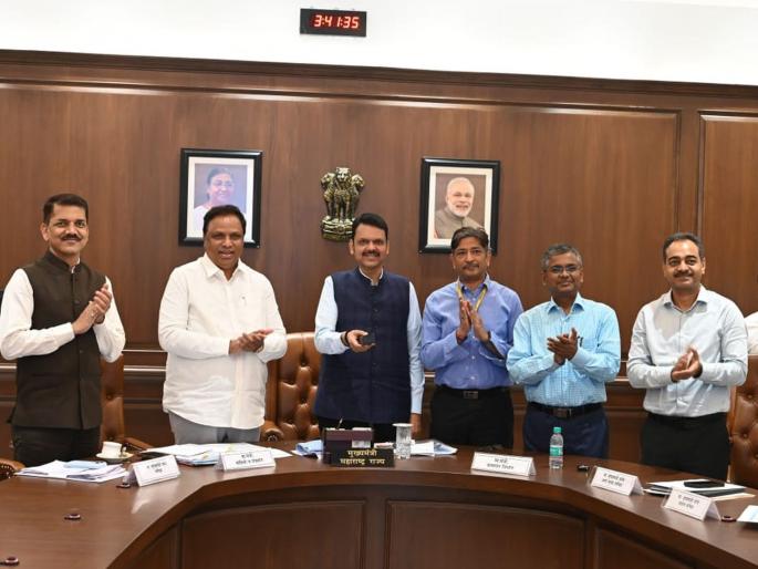 Information about all government departments will be available on one click, 'CM Dash Board' and 'SWASS' information system launched by the Chief Minister Devendra Fadnavis | सरकारच्या सर्व विभागांची माहिती एका क्लिकवर मिळणार, 'सीएम डॅश बोर्ड' आणि 'स्वॅस' माहिती प्रणालीचा मुख्यमंत्र्यांच्या हस्ते शुभारंभ Information about all government departments will be available on one click, 'CM Dash Board' and 'SWASS' information system launched by the Chief Minister Devendra Fadnavis | सरकारच्या सर्व विभागांची माहिती एका क्लिकवर मिळणार, 'सीएम डॅश बोर्ड' आणि 'स्वॅस' माहिती प्रणालीचा मुख्यमंत्र्यांच्या हस्ते शुभारंभ