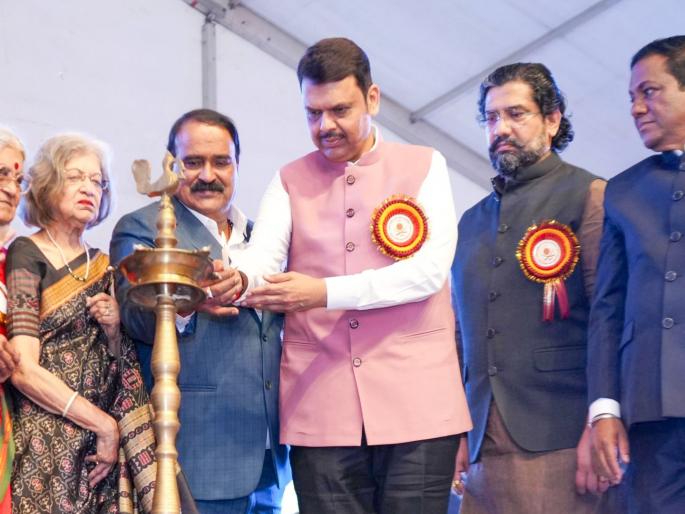 Marathi Sahitya Sammelan: Only Marathi is compulsory in Maharashtra, Chief Minister's clear message from the literature conference | महाराष्ट्रात फक्त मराठीच सक्तीची, साहित्य संमेलनातून मुख्यमंत्र्यांचा स्पष्ट संदेश Marathi Sahitya Sammelan: Only Marathi is compulsory in Maharashtra, Chief Minister's clear message from the literature conference | महाराष्ट्रात फक्त मराठीच सक्तीची, साहित्य संमेलनातून मुख्यमंत्र्यांचा स्पष्ट संदेश