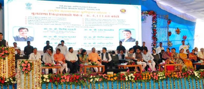 10 thousand crore development works in Buldhana district | बुलडाणा जिल्ह्यात १0 हजार कोटींच्या विकास कामांचा शुभारंभ 