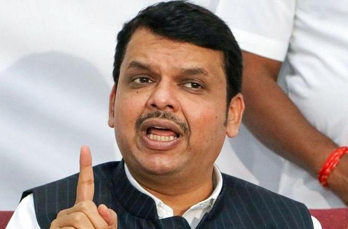 Devendra Fadnavis' demand; The state government should protect MLA Gopichand Padalkar | देवेंद्र फडणवीस यांची मागणी; आमदार गोपीचंद पडळकर यांना राज्य सरकारने संरक्षण द्या