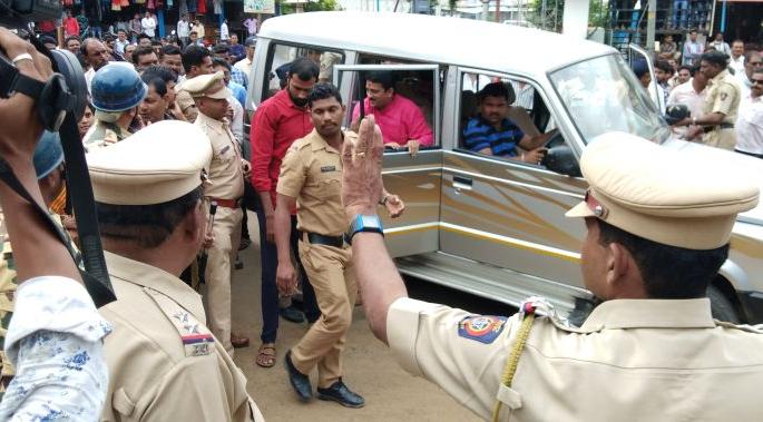 One day 'PCR' to Devendra Godbole | देवेंद्र गोडबोले यांना एक दिवसाचा ‘पीसीआर’ One day 'PCR' to Devendra Godbole | देवेंद्र गोडबोले यांना एक दिवसाचा ‘पीसीआर’