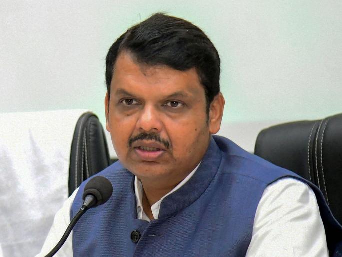 ncp mla rohit pawar slams devendra fadnavis for tapping sharad pawar uddhav thackeray sanjay rauts phone | 'फोन टॅपिंगच्या माध्यमातून हेरगिरी करणं म्हणजे चाणक्यनीती नव्हे' ncp mla rohit pawar slams devendra fadnavis for tapping sharad pawar uddhav thackeray sanjay rauts phone | 'फोन टॅपिंगच्या माध्यमातून हेरगिरी करणं म्हणजे चाणक्यनीती नव्हे'