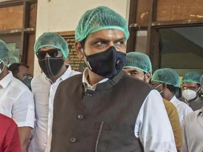 CoronaVirus admit me in government hospital if infected with corona devendra fadnavis to girish mahajan | CoronaVirus News: मला कोरोना झाल्यास सरकारी रुग्णालयातच दाखल करा; फडणवीसांचा 'या' नेत्याला फोन CoronaVirus admit me in government hospital if infected with corona devendra fadnavis to girish mahajan | CoronaVirus News: मला कोरोना झाल्यास सरकारी रुग्णालयातच दाखल करा; फडणवीसांचा 'या' नेत्याला फोन