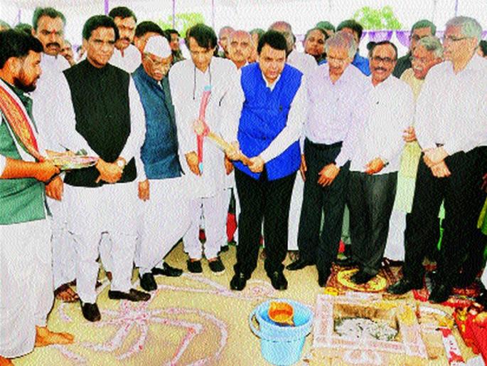 Focus on recycling of water by industry: Devendra Fadnavis | उद्योगांनी पाण्याच्या पुनर्वापरावर भर द्यावा- देवेंद्र फडणवीस