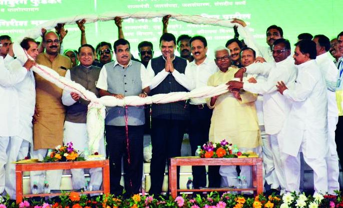 Provides full funding; Throughout the year, Akola projects a project in the district - Nitin Gadkari | पूर्ण निधी देतो; वर्षभरात अकोला जिल्ह्यातील प्रकल्प मार्गी लावतो - नितीन गडकरी Provides full funding; Throughout the year, Akola projects a project in the district - Nitin Gadkari | पूर्ण निधी देतो; वर्षभरात अकोला जिल्ह्यातील प्रकल्प मार्गी लावतो - नितीन गडकरी