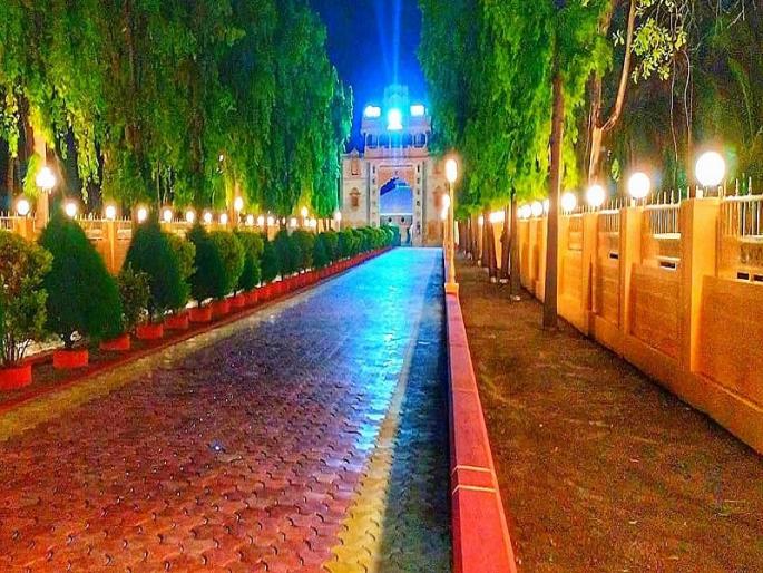 The solar power project changed the face of Devgad; The entrance to the gopura also looks like a rainbow | सौर उर्जा प्रकल्पामुळे देवगडचे रूप पालटले; प्रवेशद्वार ते गोपुरला देखील इंद्रधनुष्याचे रूप The solar power project changed the face of Devgad; The entrance to the gopura also looks like a rainbow | सौर उर्जा प्रकल्पामुळे देवगडचे रूप पालटले; प्रवेशद्वार ते गोपुरला देखील इंद्रधनुष्याचे रूप