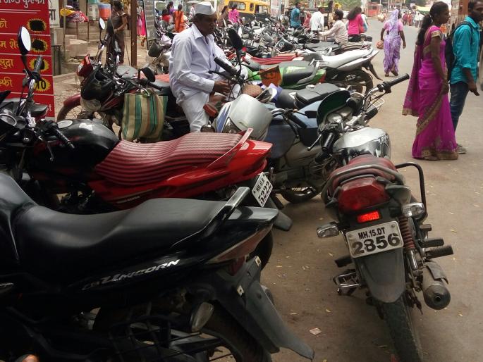 The safety of the Deola city is on the wind | देवळा शहराची सुरक्षा वाऱ्यावर The safety of the Deola city is on the wind | देवळा शहराची सुरक्षा वाऱ्यावर