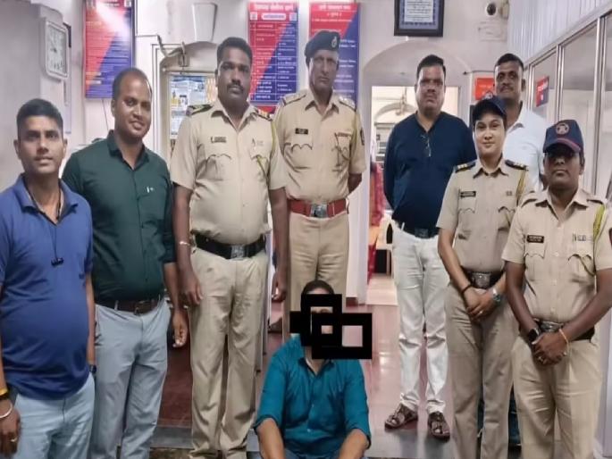 a son put a knife to his father's neck and demanded ransom from his mother In Devrukh | Ratnagiri Crime: वडिलांच्या गळ्यावर सुरी ठेवली, आईकडे खंडणी मागितली; अपहरण दरम्यान गुगल पे वापले अन्.. a son put a knife to his father's neck and demanded ransom from his mother In Devrukh | Ratnagiri Crime: वडिलांच्या गळ्यावर सुरी ठेवली, आईकडे खंडणी मागितली; अपहरण दरम्यान गुगल पे वापले अन्..