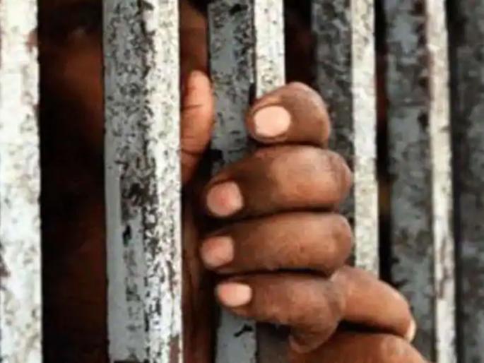 Two corona patient accused escape from Ulhasnagar Separation Center | उल्हासनगर विलगीकरण केंद्रातून दोन कोरोनाबाधित आरोपींचे पलायन Two corona patient accused escape from Ulhasnagar Separation Center | उल्हासनगर विलगीकरण केंद्रातून दोन कोरोनाबाधित आरोपींचे पलायन