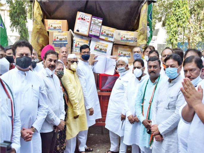 Statement of Congress against agriculture law with 60 lakh signatures | कृषी कायद्याविरोधात काँग्रेसचे राज्यातून ६० लाख सह्यांचे निवेदन Statement of Congress against agriculture law with 60 lakh signatures | कृषी कायद्याविरोधात काँग्रेसचे राज्यातून ६० लाख सह्यांचे निवेदन