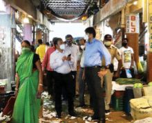 Strict rules must be followed if you do not want to face a lockdown | लॉकडाऊनला सामोरे जायचे नसल्यास काटेकोर नियम पाळणे आवश्यक Strict rules must be followed if you do not want to face a lockdown | लॉकडाऊनला सामोरे जायचे नसल्यास काटेकोर नियम पाळणे आवश्यक