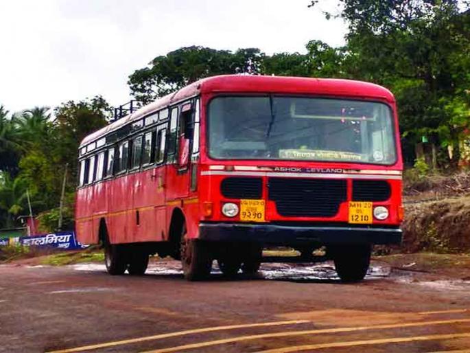 Lockdown upset ST's financial condition; Approval of voluntary retirement plan | लॉकडाऊनने एसटीचे आर्थिक गणित बिघडवले; स्वेच्छानिवृत्ती योजनेला मंजुरी Lockdown upset ST's financial condition; Approval of voluntary retirement plan | लॉकडाऊनने एसटीचे आर्थिक गणित बिघडवले; स्वेच्छानिवृत्ती योजनेला मंजुरी