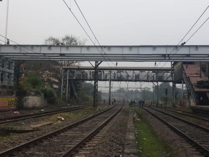 The powerblock between Kalyan-Dombivali ends; local will run shortly | कल्याण-डोंबिवली दरम्यानचा पॉवरब्लॉक वेळेआधीच संपला; प्रवाशांना प्रचंड मनस्ताप