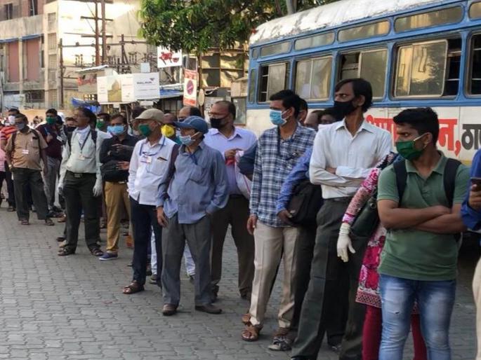 Lalpari stuck in traffic jam; employees waiting from early morning to reach offices | लालपरी अडकली वाहतूक कोंडीत; तिसऱ्या दिवशीही नोकरदारांचे हाल सुरू Lalpari stuck in traffic jam; employees waiting from early morning to reach offices | लालपरी अडकली वाहतूक कोंडीत; तिसऱ्या दिवशीही नोकरदारांचे हाल सुरू