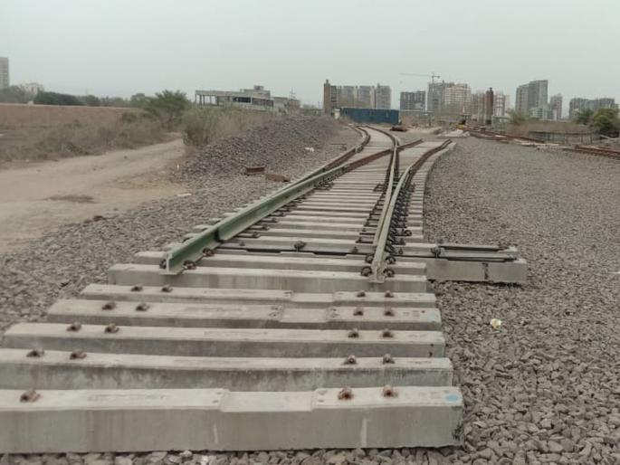Aggressive farmers in Jasai against CIDCO on railway track work | सिडको विरोधातील जासईतील शेतकरी आक्रमक Aggressive farmers in Jasai against CIDCO on railway track work | सिडको विरोधातील जासईतील शेतकरी आक्रमक