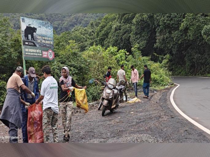 Caution Penalty for littering in Amboli Ghat, enforcement by Sindhudurg Forest Department | सावधान आंबोली घाटात कचरा टाकल्यास दंड, सिंधुदुर्ग वनविभागाकडून अंमलबजावणी Caution Penalty for littering in Amboli Ghat, enforcement by Sindhudurg Forest Department | सावधान आंबोली घाटात कचरा टाकल्यास दंड, सिंधुदुर्ग वनविभागाकडून अंमलबजावणी