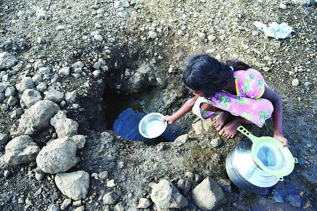 The number of scarcrassed villages increased in Mahad | महाडमध्ये टंचाईग्रस्त गावांची संख्या वाढली