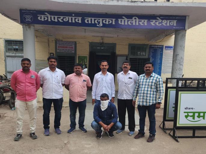 Order of District Magistrate Siddharam Salimath to arrest sand smugglers in Kopargaon taluk | कोपरगाव तालुक्यातील वाळू तस्कर स्थानबद्ध, जिल्हादंडाधिकारी सिध्दाराम सालीमठ यांचे आदेश Order of District Magistrate Siddharam Salimath to arrest sand smugglers in Kopargaon taluk | कोपरगाव तालुक्यातील वाळू तस्कर स्थानबद्ध, जिल्हादंडाधिकारी सिध्दाराम सालीमठ यांचे आदेश