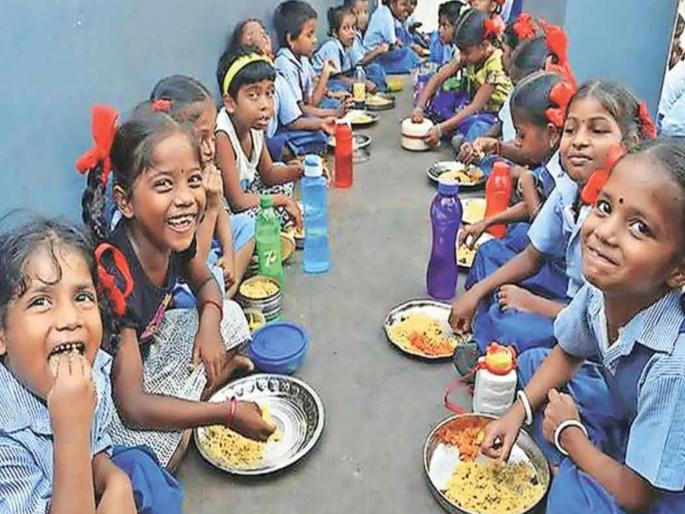 The Center has a question; Why are 30 percent of children not eating? Rice is running out every day! Question mark on school nutrition scheme | केंद्राला पडलाय प्रश्न; ३०% पोरं जेवत का नाही? तांदूळ तर रोज संपतोय! शालेय पोषण आहार योजनेवर प्रश्नचिन्ह The Center has a question; Why are 30 percent of children not eating? Rice is running out every day! Question mark on school nutrition scheme | केंद्राला पडलाय प्रश्न; ३०% पोरं जेवत का नाही? तांदूळ तर रोज संपतोय! शालेय पोषण आहार योजनेवर प्रश्नचिन्ह