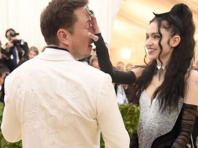 Elon Musk's girlfriend Grimes says she is 'ready to die on Mars' | Elon Musk Girlfriend: एलन मस्कच्या गर्लफ्रेंडला मंगळावर जाऊन मरायचेय; व्यक्त केली इच्छा Elon Musk's girlfriend Grimes says she is 'ready to die on Mars' | Elon Musk Girlfriend: एलन मस्कच्या गर्लफ्रेंडला मंगळावर जाऊन मरायचेय; व्यक्त केली इच्छा