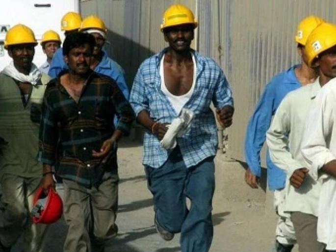450 Indian workers in Saudi Arabia in crisis | सौदीत ४५० भारतीय कामगार संकटात 450 Indian workers in Saudi Arabia in crisis | सौदीत ४५० भारतीय कामगार संकटात