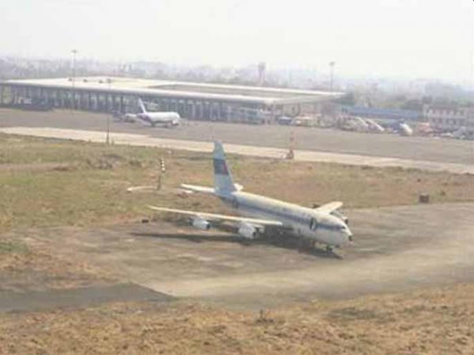 Boeing 720 News: Boeing 720 Plane Landed at Nagpur Airport 24 Years Ago But Never Took Off; story told by mechanic's son | Boeing 720 News: नागपूरमध्ये गेल्या २४ वर्षांपासून अमेरिकेचे विमान धूळ खात होते; या मागची गोष्ट वाचाल तर... Boeing 720 News: Boeing 720 Plane Landed at Nagpur Airport 24 Years Ago But Never Took Off; story told by mechanic's son | Boeing 720 News: नागपूरमध्ये गेल्या २४ वर्षांपासून अमेरिकेचे विमान धूळ खात होते; या मागची गोष्ट वाचाल तर...