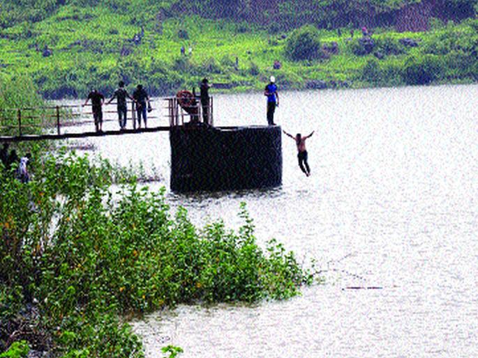 Security security in Chikhholy on Dham | चिखलोलीत सुरक्षाव्यवस्था धाब्यावर Security security in Chikhholy on Dham | चिखलोलीत सुरक्षाव्यवस्था धाब्यावर