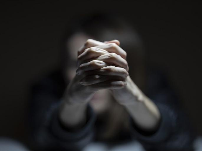 Shocking! woman was raped and sexually abused by 143 people; 42-page FIR Police | धक्कादायक! महिलेवर 143 जणांचा बलात्कार, लैंगिक अत्याचार; 42 पानी FIR दाखल Shocking! woman was raped and sexually abused by 143 people; 42-page FIR Police | धक्कादायक! महिलेवर 143 जणांचा बलात्कार, लैंगिक अत्याचार; 42 पानी FIR दाखल