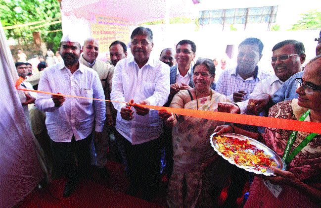 The need for APMC to become an international market | एपीएमसीला आंतरराष्ट्रीय मार्केट बनविण्याची गरज The need for APMC to become an international market | एपीएमसीला आंतरराष्ट्रीय मार्केट बनविण्याची गरज