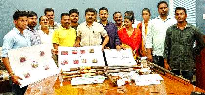 desi guns, cartridges factory busted in Safale | सफाळेमधील गावठी बंदुका, काडतुसे बनवण्याचा कारखाना उदध्वस्त desi guns, cartridges factory busted in Safale | सफाळेमधील गावठी बंदुका, काडतुसे बनवण्याचा कारखाना उदध्वस्त